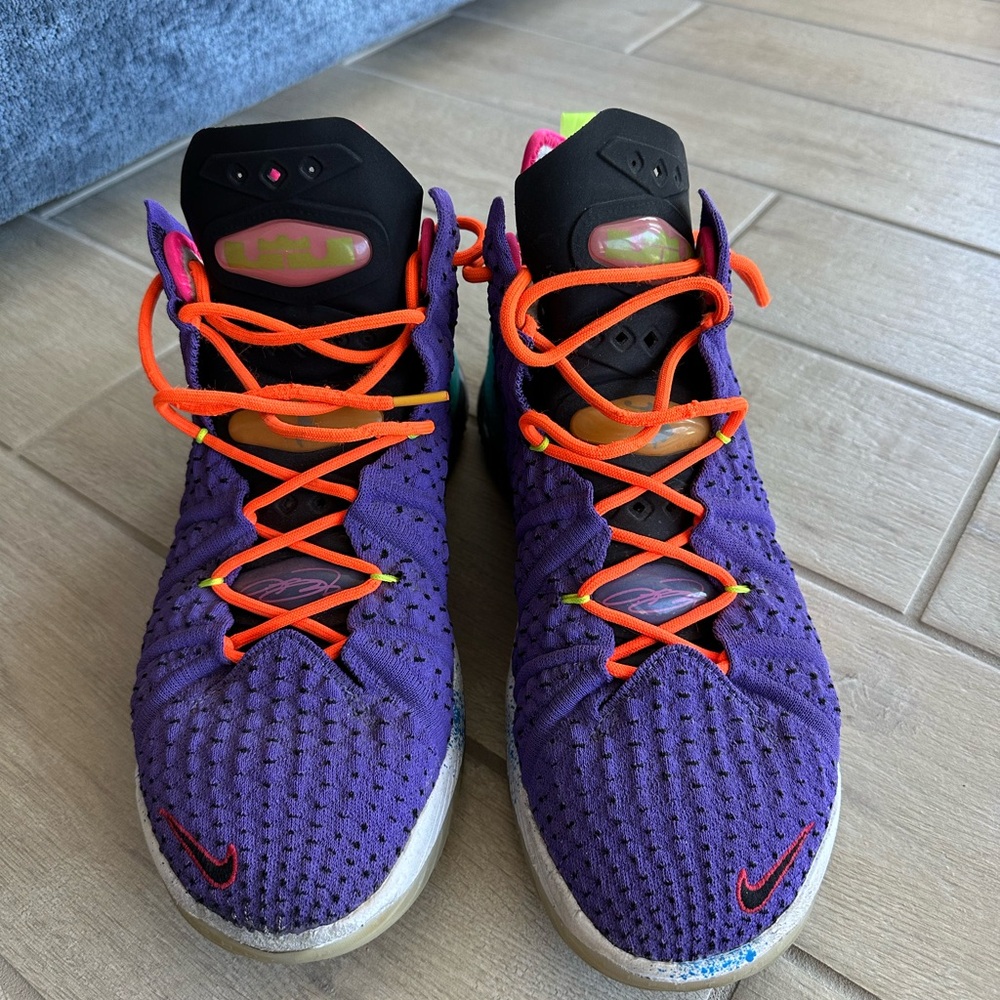 Nike LeBron 18 Best of 10-18 Men’s Athletic Shoes